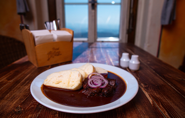 Podzimní provozní doba Restaurace & Hotelu Plešivec Podzimní provozní doba Restaurace & Hotelu Plešivec