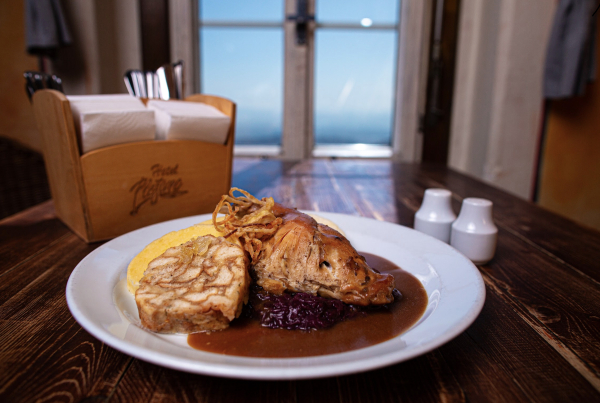 Změna otevírací doby restaurace Plešivec v říjnu